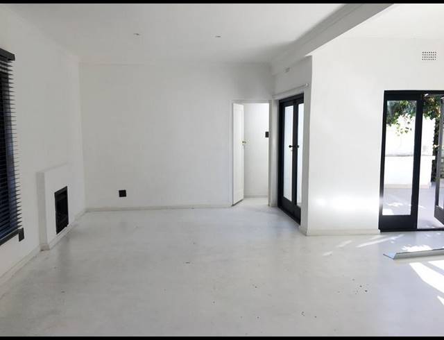 2 BEDROOM PROPERTY TO RENT IN BISHOPSCOURT